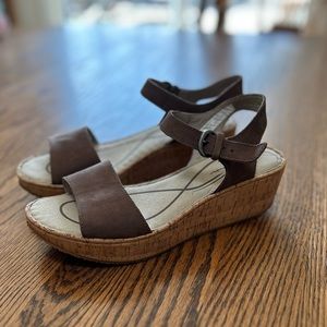 Eddie Bauer Wedge Sandals 8 1/2